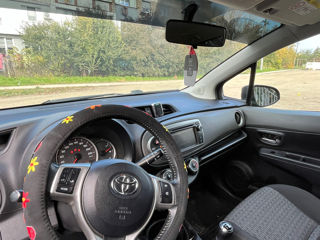 Toyota Yaris foto 3