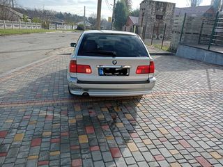 BMW 5 Series foto 3