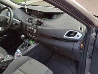 Renault Grand Scenic foto 2