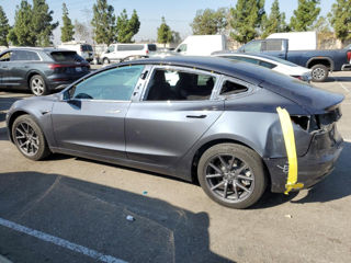 Tesla Model 3 foto 2