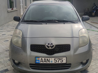 Toyota Yaris foto 2