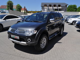 Mitsubishi Pajero Sport foto 3