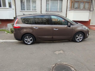 Renault Grand Scenic foto 3