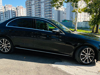 Mercedes E-Class foto 2