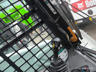 Погрузчик с бортовым поворотом Bobcat S 530, 2013, 2320 м/ч foto 8