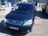 Toyota Avensis Verso foto 6