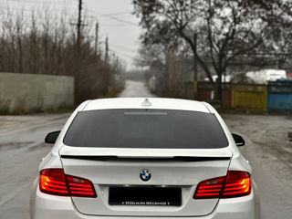 BMW 5 Series foto 6