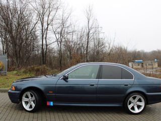 BMW 5 Series foto 7