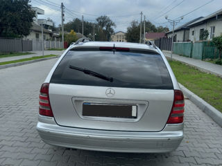 Mercedes C-Class foto 4