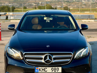 Mercedes E-Class foto 1