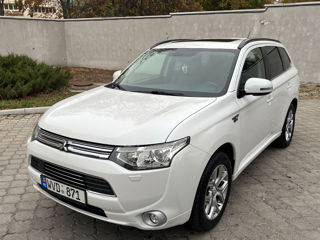 Mitsubishi Outlander foto 2