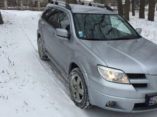 Mitsubishi Outlander foto 3