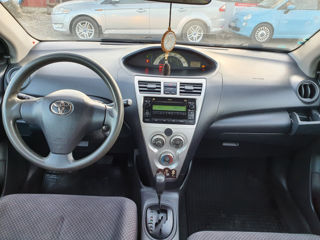 Toyota Yaris foto 11