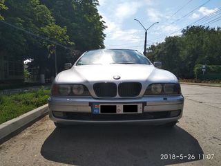 BMW 5 Series foto 3