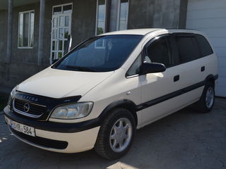 Opel Zafira foto 2