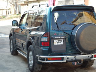 Mitsubishi Pajero foto 2