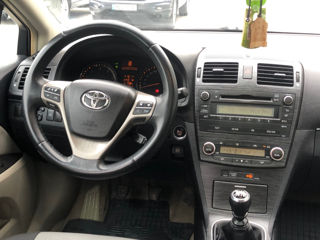 Toyota Avensis foto 14