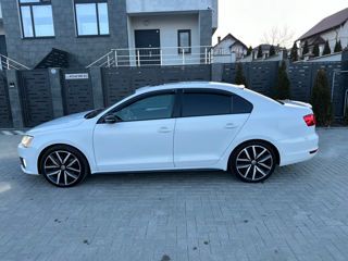 Volkswagen Jetta foto 7