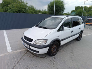 Opel Zafira foto 2