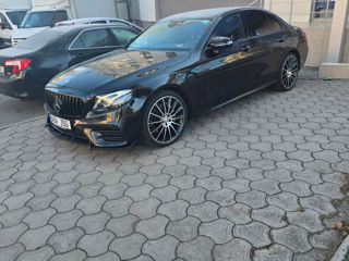 Mercedes E-Class foto 3