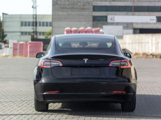 Tesla Model 3 foto 3