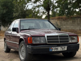 Mercedes 190 (W201), 1985 г.
