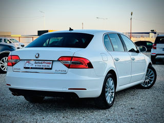 Skoda Superb foto 3