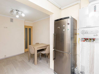 Apartament cu 2 camere, 54 m², Botanica, Chișinău foto 4