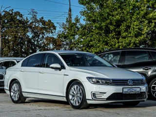 Volkswagen Passat foto 1