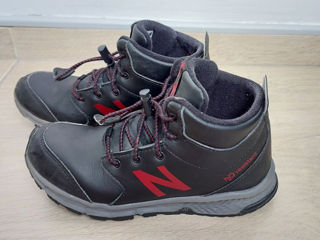 New Balance 800 Waterproof