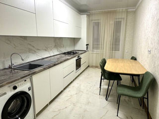 Apartament cu 2 camere, 68 m², Buiucani, Chișinău foto 1