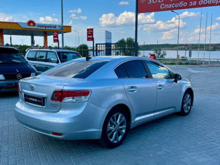 Toyota Avensis foto 6