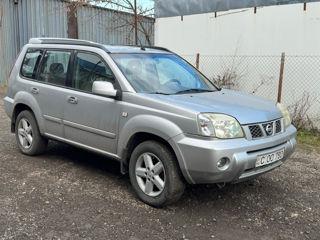 Nissan X-Trail foto 2