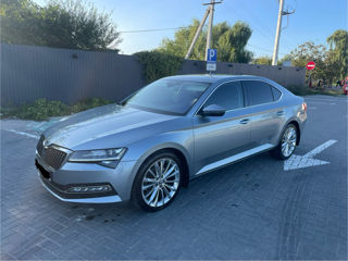 Skoda Superb foto 1