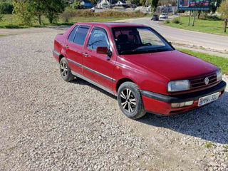 Volkswagen Vento foto 1