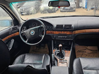 BMW 5 Series foto 9