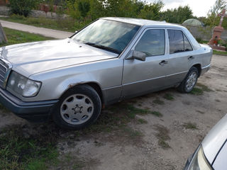 Mercedes Series (W124) foto 4