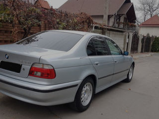 BMW 5 Series foto 9