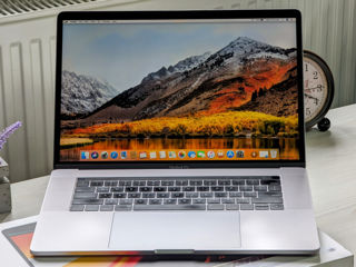 MacBook Pro 15 Retina 2017 (Core i7 7920HQ/16Gb Ram/512Gb SSD/4Gb Radeon Pro 560/15.4" Retina IPS)