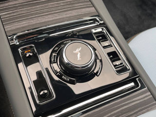 Rolls-Royce Spectre foto 16