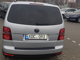 Volkswagen Touran foto 7