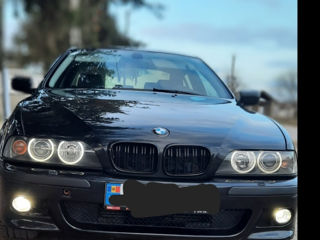 BMW 5 Series foto 1