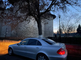 Mercedes E-Class foto 2