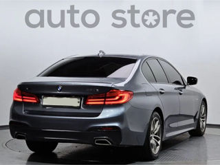 BMW 5 Series foto 2