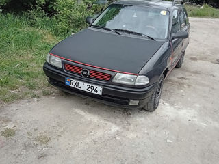 Opel Astra фото 1