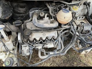 Запчасти/ piese T4.turbină2.5 TDI.КПП75КwКПП. foto 4