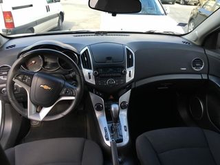 Chevrolet Cruze foto 2