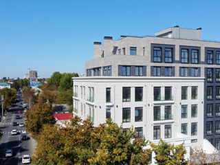 Apartament cu 3 camere, 130 m², Centru, Chișinău foto 2