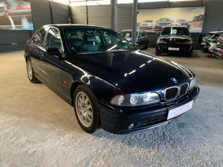 BMW 5 Series foto 1