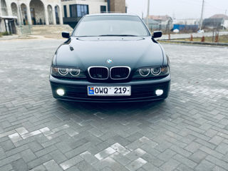 BMW 5 Series foto 5